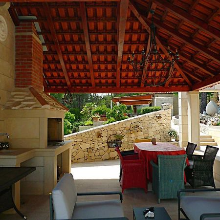 Ursa Minor Villa Sumartin Exterior photo