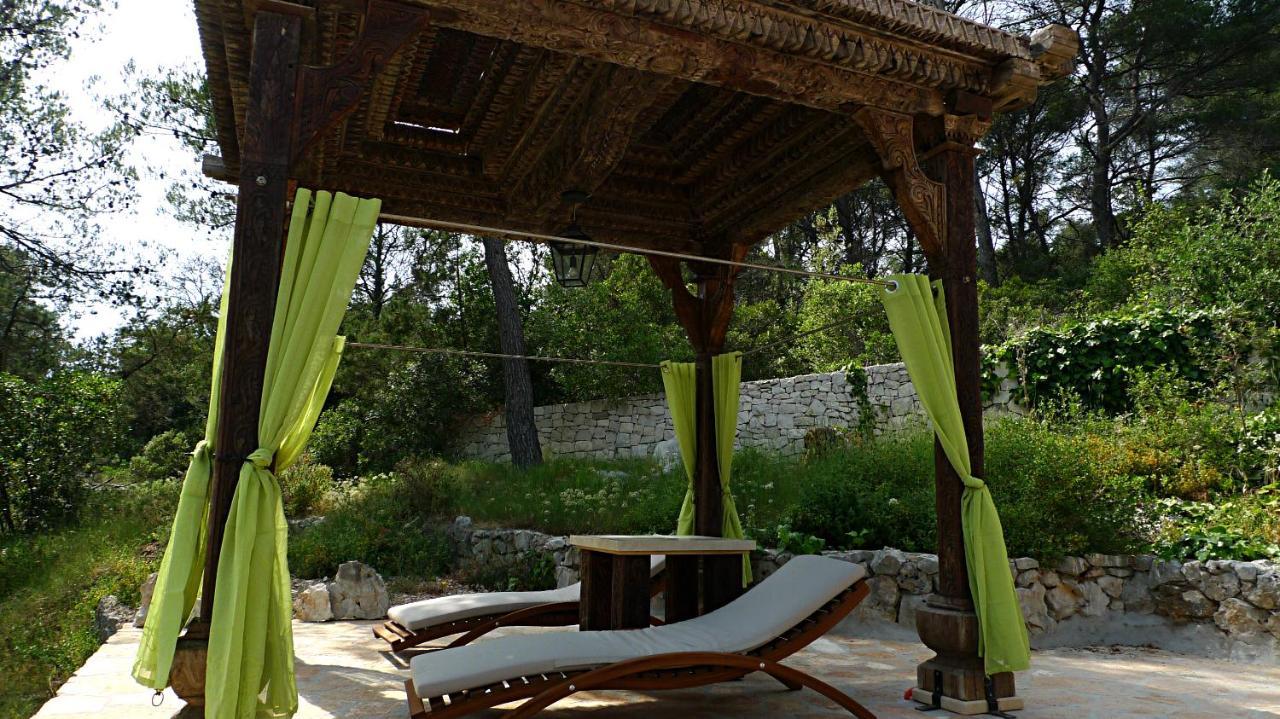 Ursa Minor Villa Sumartin Exterior photo