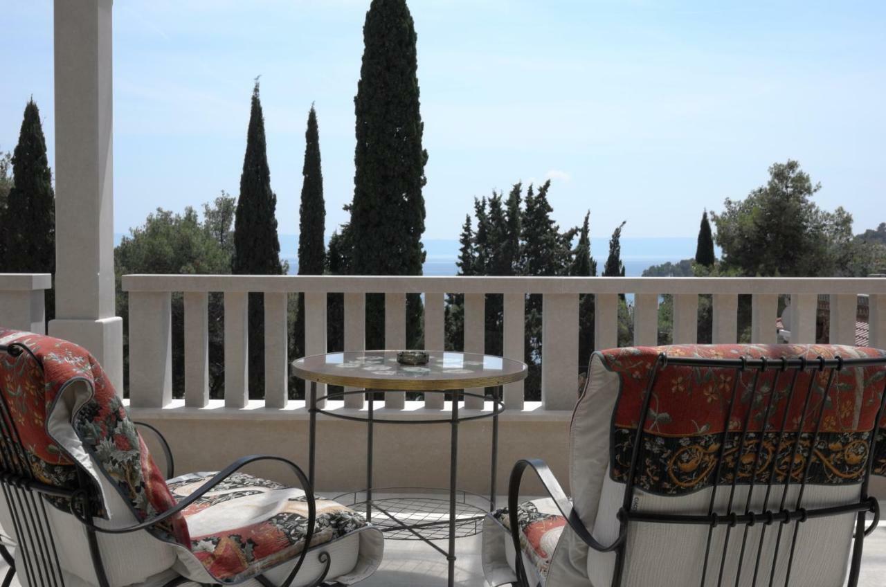 Ursa Minor Villa Sumartin Exterior photo