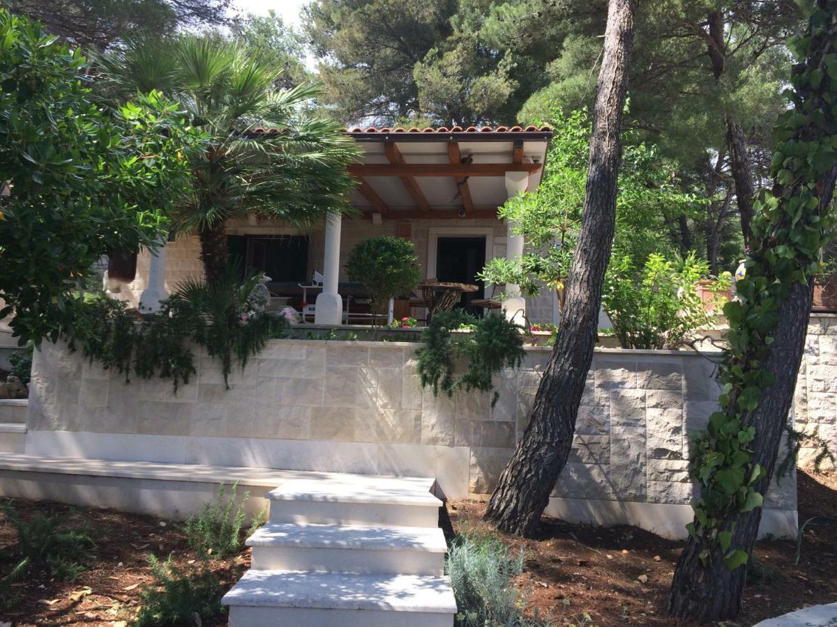 Ursa Minor Villa Sumartin Exterior photo